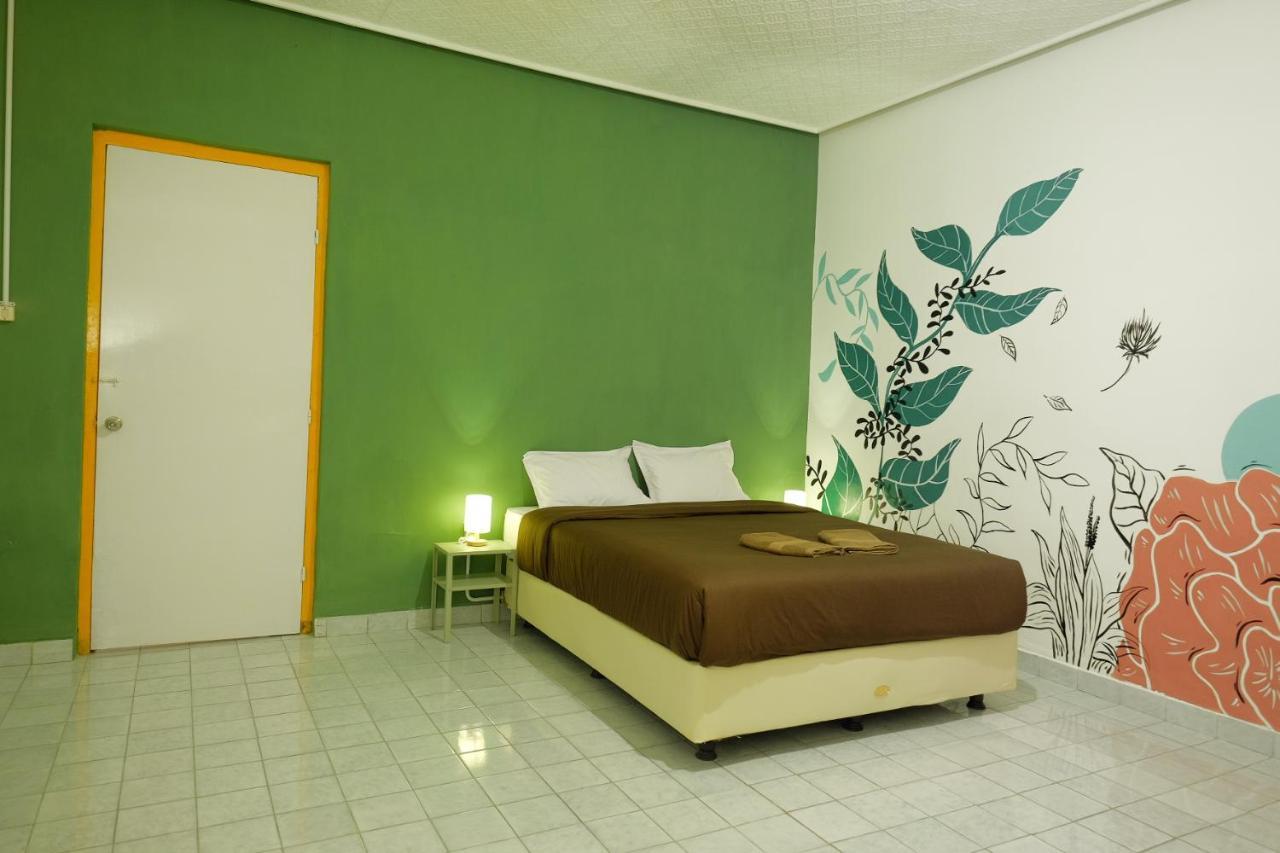 Snooze Malang Hostel Buitenkant foto
