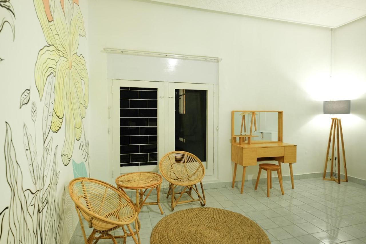 Snooze Malang Hostel Buitenkant foto