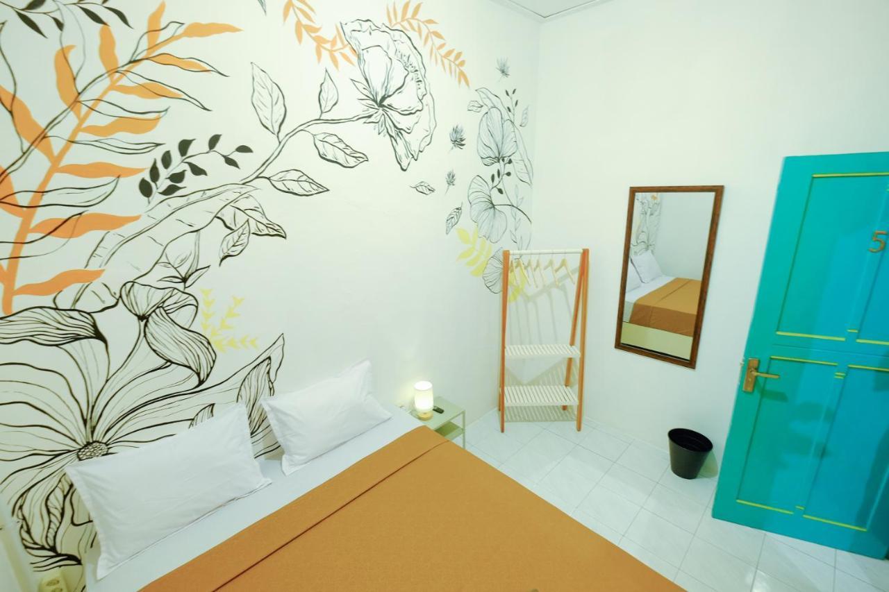 Snooze Malang Hostel Buitenkant foto