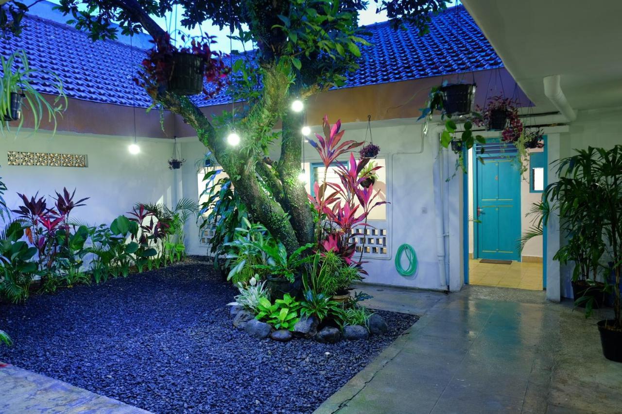 Snooze Malang Hostel Buitenkant foto