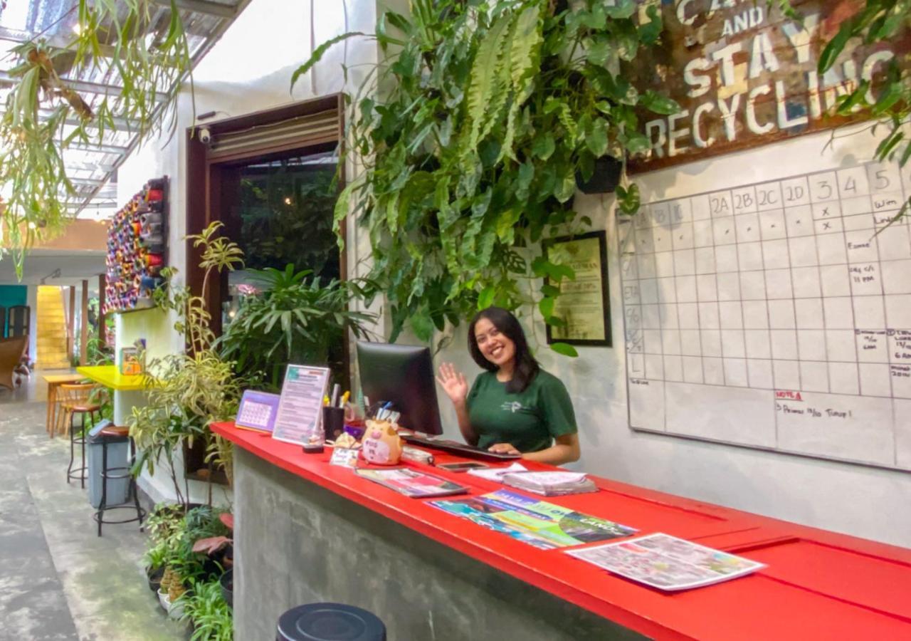 Snooze Malang Hostel Buitenkant foto