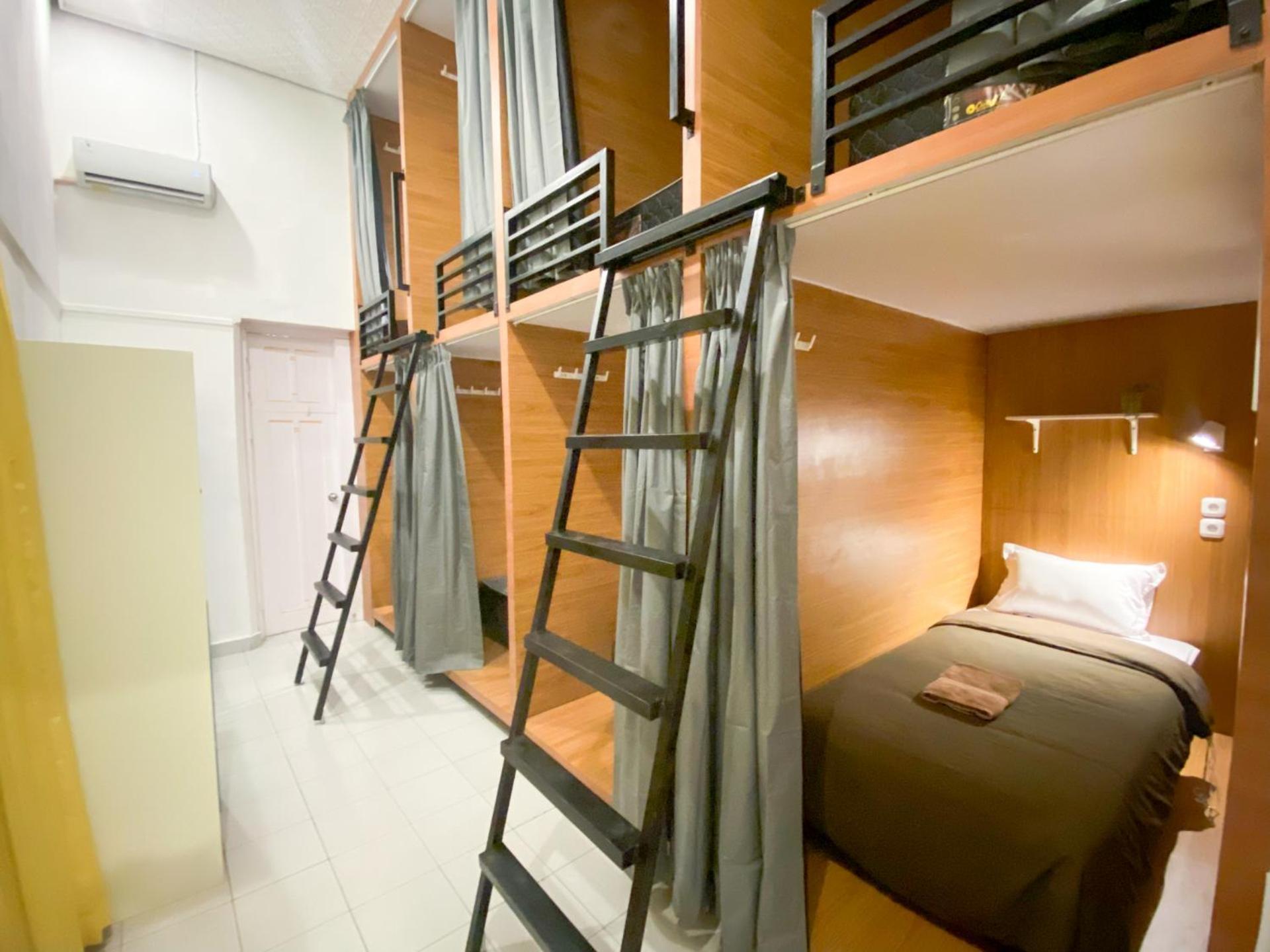 Snooze Malang Hostel Buitenkant foto
