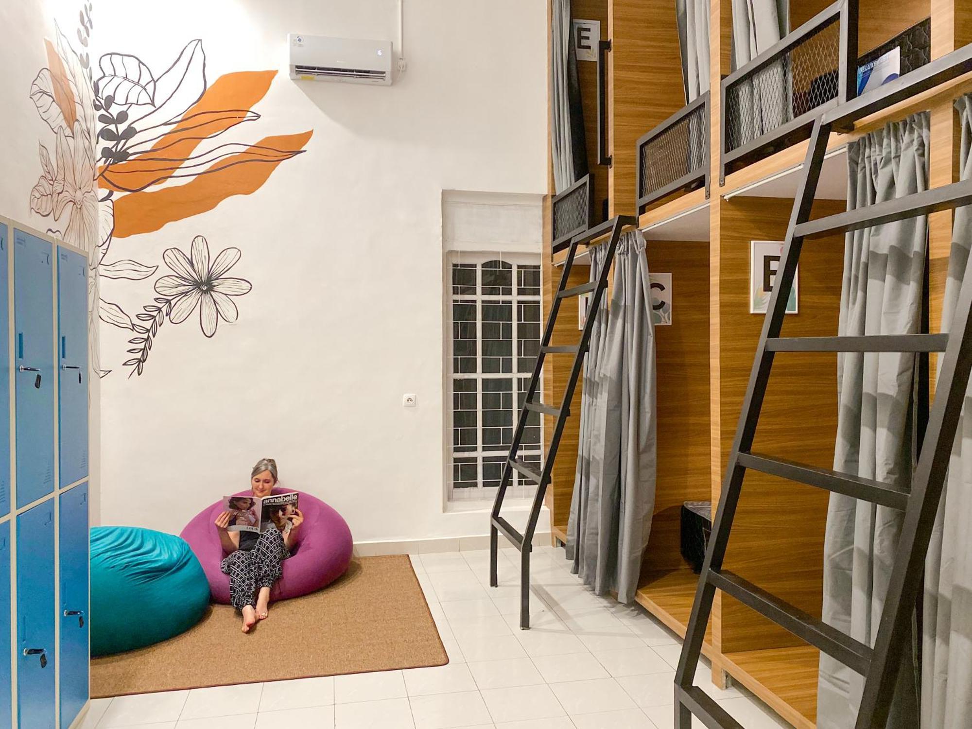 Snooze Malang Hostel Buitenkant foto
